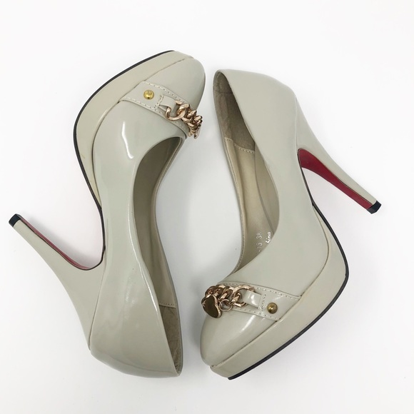 KAWAI Creme heels w/ dust bag - Picture 2 of 8